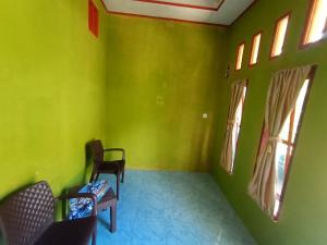 Raja Ampat Sandy Guesthouse的休息区