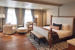 Кровать или кровати в номере Zane Grey Pueblo Hotel