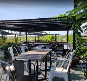 Gallery image of Kh&aacute;ch sạn &Aacute;nh Đ&ocirc;ng in Phan Rang