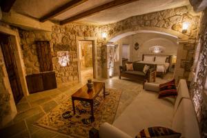 A seating area at Zara Cave Hotel