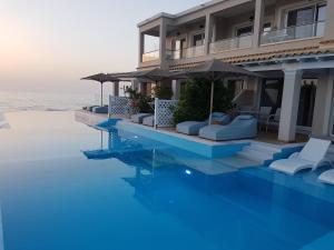 Fotografie z fotogalerie ubytování Paralia Luxury Suites v destinaci Agios Stefanos