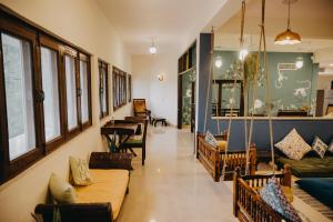 Lounge oder Bar in der Unterkunft Horn Ok Please Hostel Jaipur