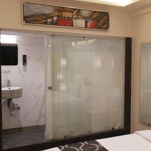 Gallery image of Hotel surya dev residency in Bangalore