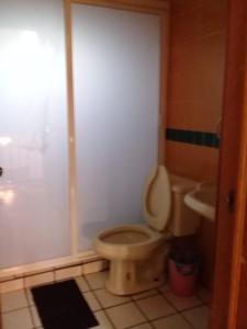 Koupelna v ubytování Cabaña "La Matera"