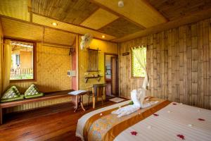 Postel nebo postele na pokoji v ubytování Railay Garden View Resort