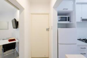 ครัวหรือมุมครัวของ M5 West Perth Studio Apartment near Kings Park