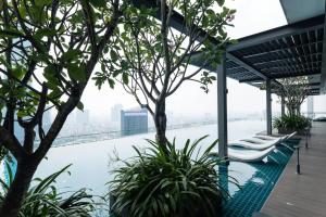 Afbeelding uit fotogalerij van TriBeCa 2bedroom 3min walk to bukit bintang 2 rooftop pool in Kuala Lumpur