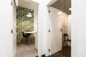 Et badeværelse på Vintage Tomasza Apartment