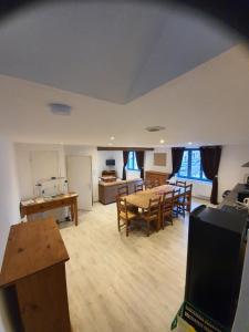 Dapur atau dapur kecil di gîte des sources +9 gambar