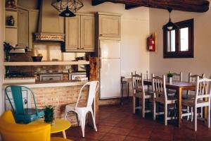 Kitchen o kitchenette sa Casa Rural O Rozo