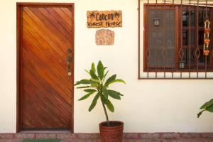 Gambar di galeri bagi Cancun Guest House 3 near Ado bus terminal and 25 min from-to airport by shuttle di Cancún