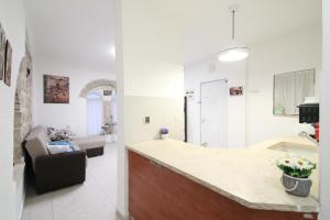 Ruang duduk di Private Hostel - Best location