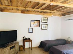 Gallery image of Mas des Prevots B&B in Noves