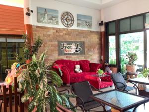 Posezení v ubytování โรงแรมฟร้อนบีช frontbeach