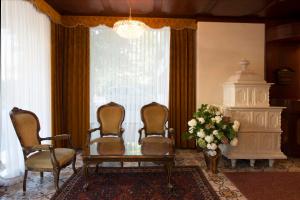 Posezení v ubytování Dermuth Hotels – Hotel Sonnengrund