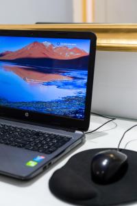 TV a/nebo společenská místnost v ubytování Hotel Galaxias
