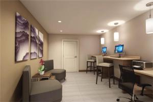 TV a/nebo společenská místnost v ubytování Staybridge Suites - Scottsdale - Talking Stick by IHG