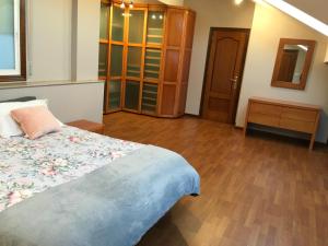 Zdjęcie z galerii obiektu Duplex Rosalia De Castro. Ribadavia w mieście Ribadavia
