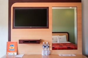 TV a/nebo společenská místnost v ubytování HOTEL CASTELO