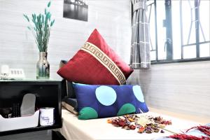 Ruang duduk di Metrocity Lounge