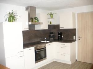 Kuchnia lub aneks kuchenny w obiekcie Ferienhaus Sporer