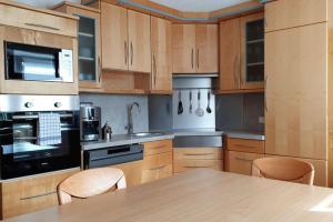 Kuchyň nebo kuchyňský kout v ubytování Ferienwohnung Strasser