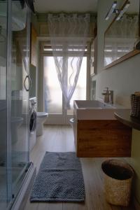 Phòng tắm tại La maison du boulevard