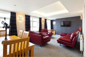 Gallery image of Queens Mansions: Empress Suite in Blackpool