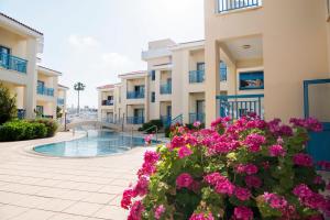 Bazén v ubytování Kissos Hotel nebo v jeho okolí