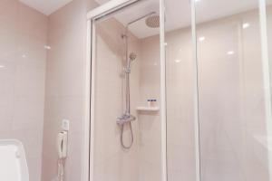 Bilik mandi di Mandarin Hotel Managed by Centre Point