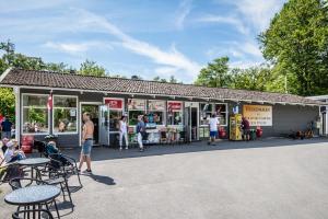 Restoran atau tempat lain untuk makan di Kolleviks Camping och Stugby