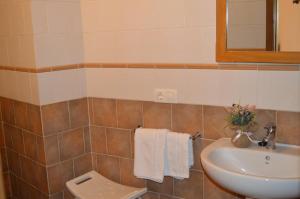 A bathroom at Santa Brigida - Real 19