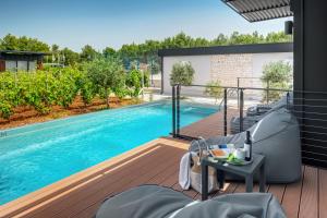Bazén v ubytování Gava Waterman Island Cottages - All Inclusive nebo v jeho okolí