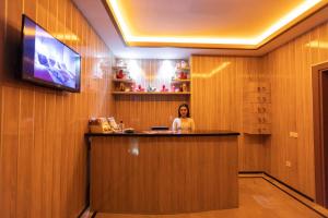 TV a/nebo společenská místnost v ubytování World Point Hotel Besyol