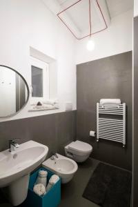 A bathroom at Cassari UpArtments