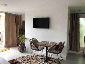 TV a/nebo společenská místnost v ubytování La Casita Alta Free Parking