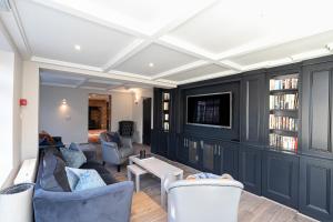 Pages Hotel and Guesthouse的休息区