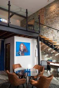 Posezení v ubytování 48 King West Boutique Hotel