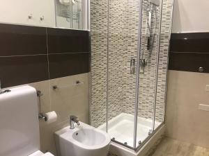 A bathroom at B & B Vittorio Emanuele