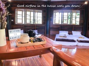 Postel nebo postele na pokoji v ubytování Hidden Treehouse in Khao Yai (8 PAX)
