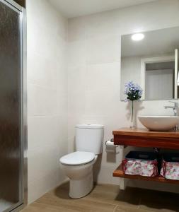 A bathroom at Amanece Monegrillo Apartamentos Még 37 kép