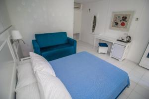 Gallery image of Blue & White Hotel in Cıralı