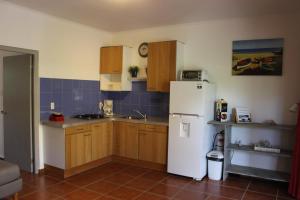 A cozinha ou cozinha compacta de Annidas Sambuya