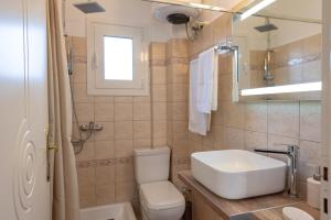 Koupelna v ubytování Alfa House + 17 fotografií