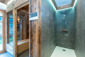 Kúpeľňa v ubytovaní Birnbaum Chalets Grossarl