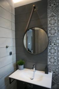 Ванная комната в STS EIGHT 7 New Luxury Apartment