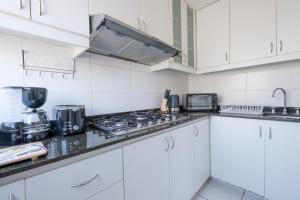 Una cocina o zona de cocina en GLOBALSTAY - Cozy Apartment in the Heart of Miraflores Free parking