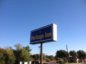 Galeriebild der Unterkunft Heritage Inn Grand Prairie in Grand Prairie