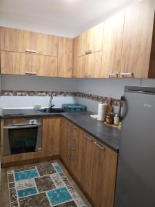 Cuina o zona de cuina de apartman SUPERKLASIKO