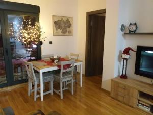 Televisor o centre d'entreteniment de apartman SUPERKLASIKO